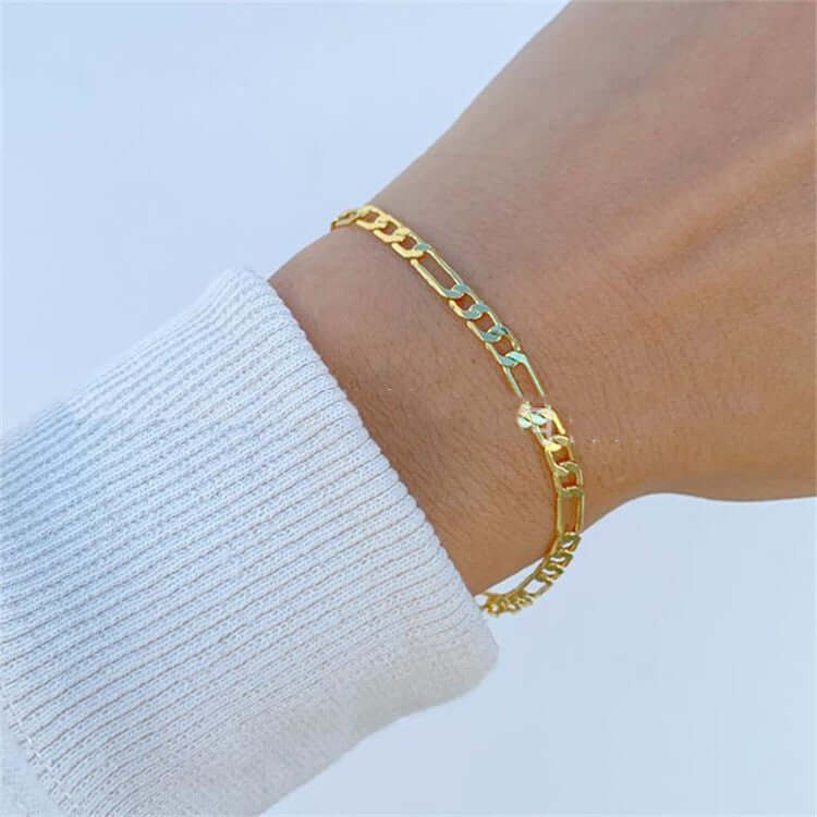 Minimal gold chain bracelet on wrist – Links & Loops Jewellery