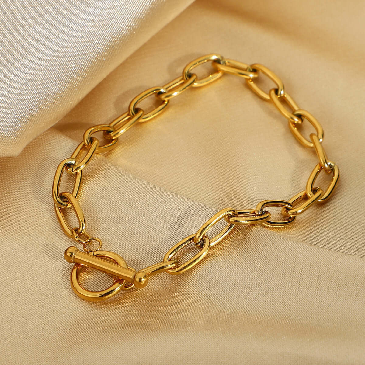 Gold Loop n Hook bracelet with toggle clasp and chunky links – Links & Loops Jewellery